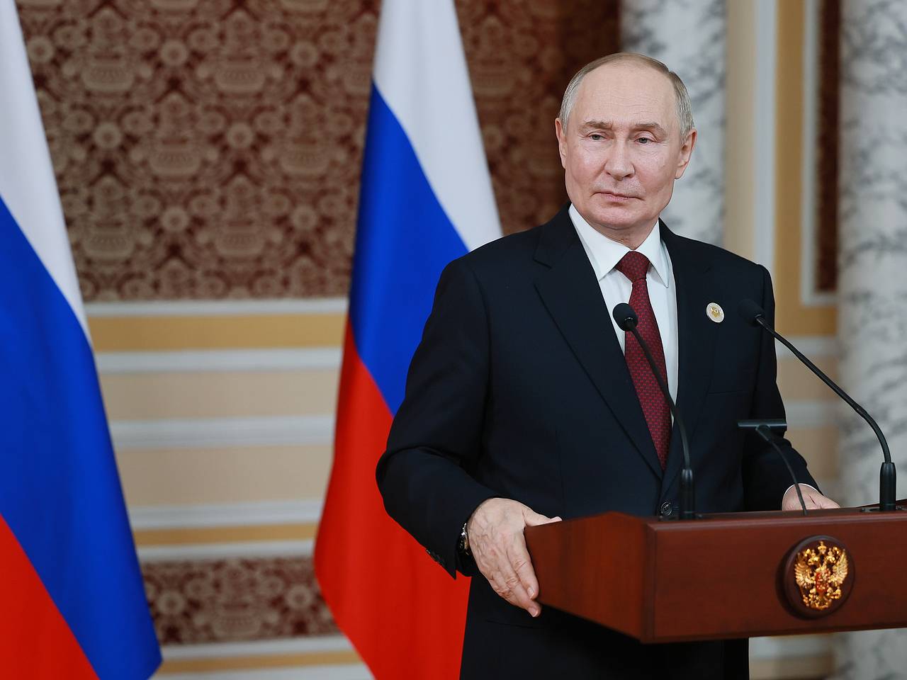 Путин наградил Маршала и Дубцову медалью и орденом
